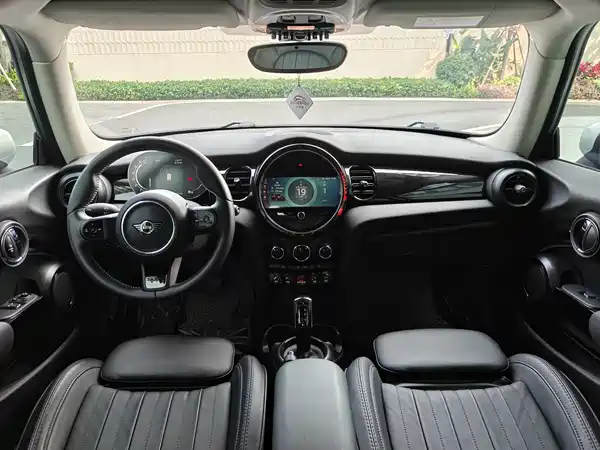 MINI MINI 2022