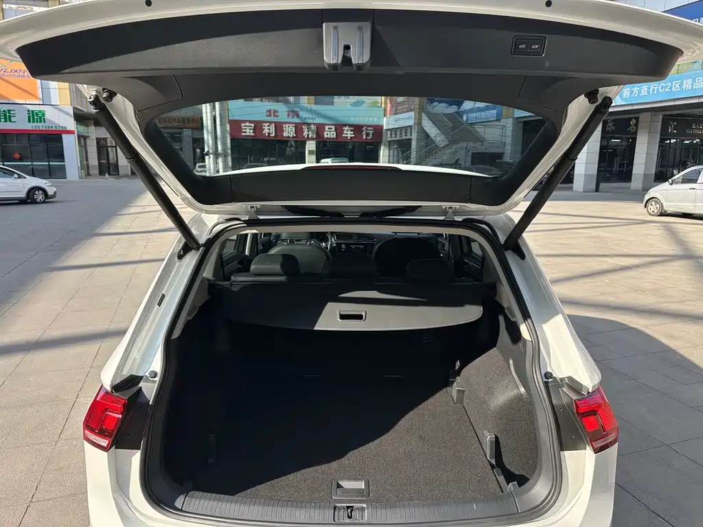 Volkswagen Tiguan L 2019 — фото 6