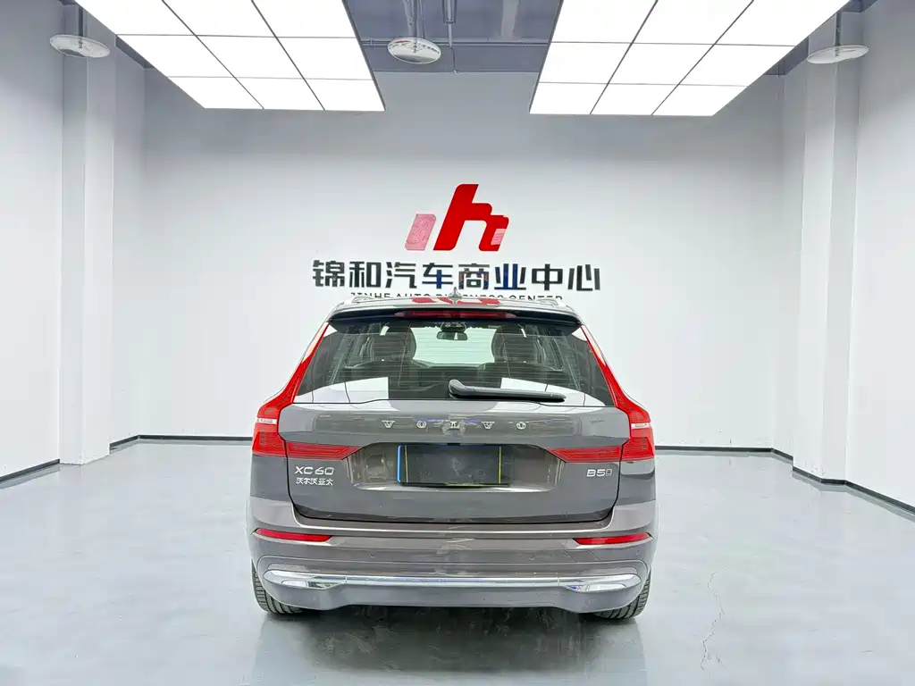 Volvo XC60 2025 — фото 9