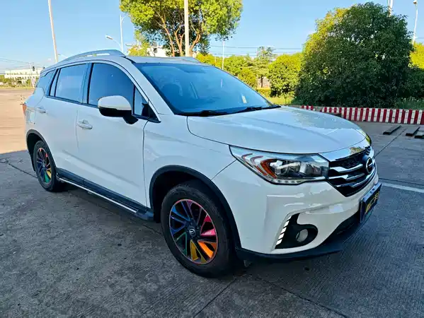 GAC Trumpchi GS4 2015