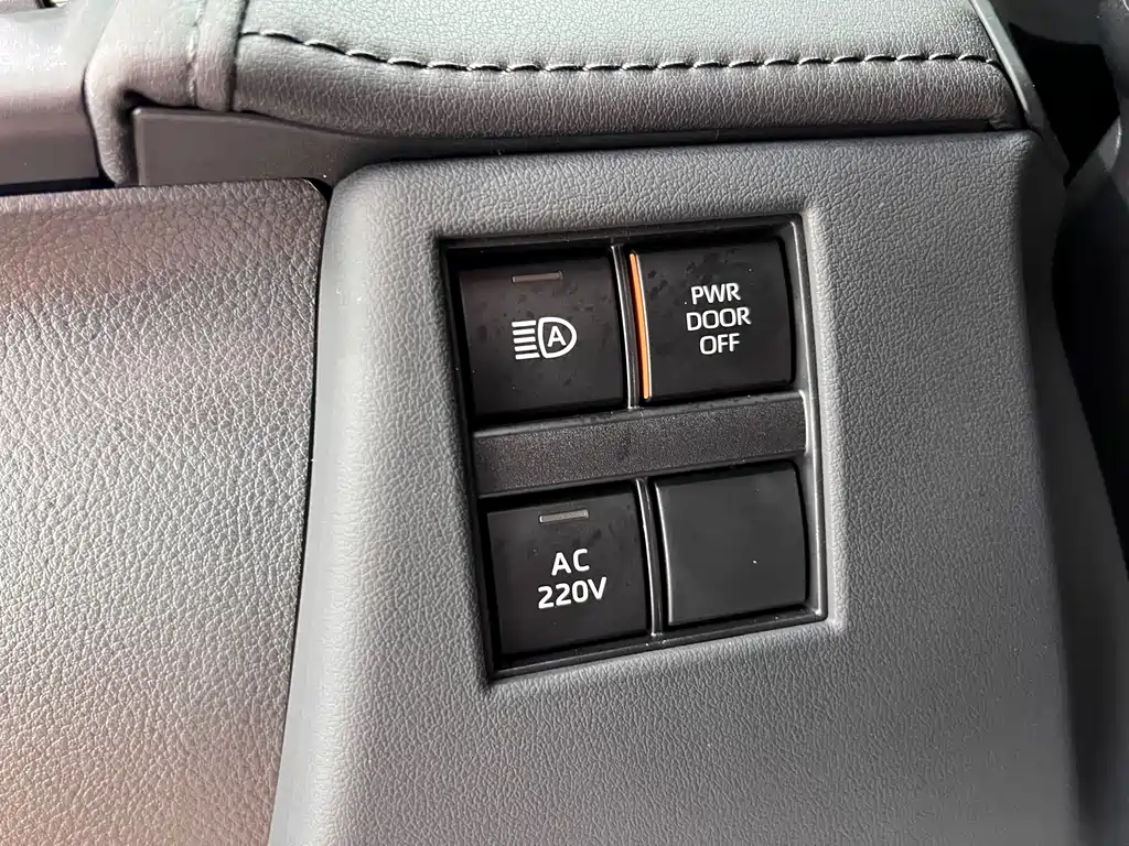 Toyota Alphard 2025 — фото 18