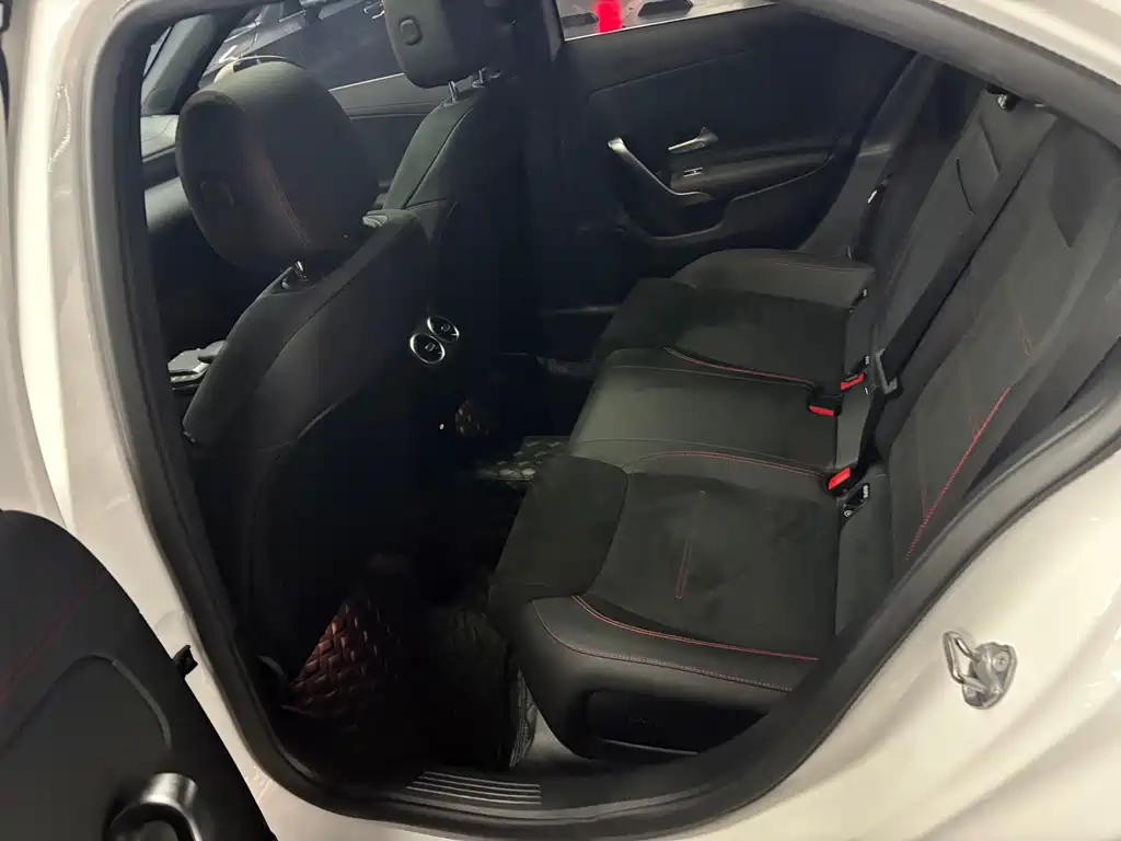 Mercedes-Benz A-Class 2023 — фото 10