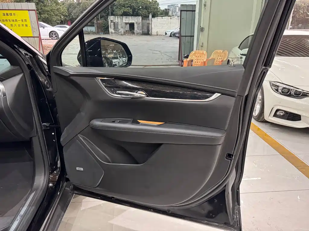 Cadillac XT5 2022 — фото 13
