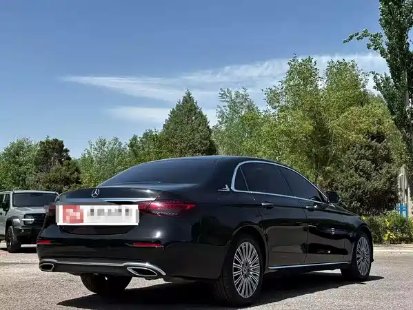Mercedes-Benz E-Class 2022