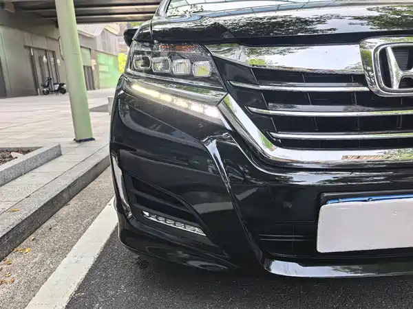 Honda Elysion 2016