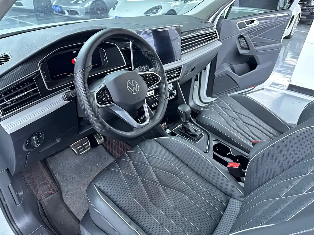 Volkswagen Tiguan L 2024