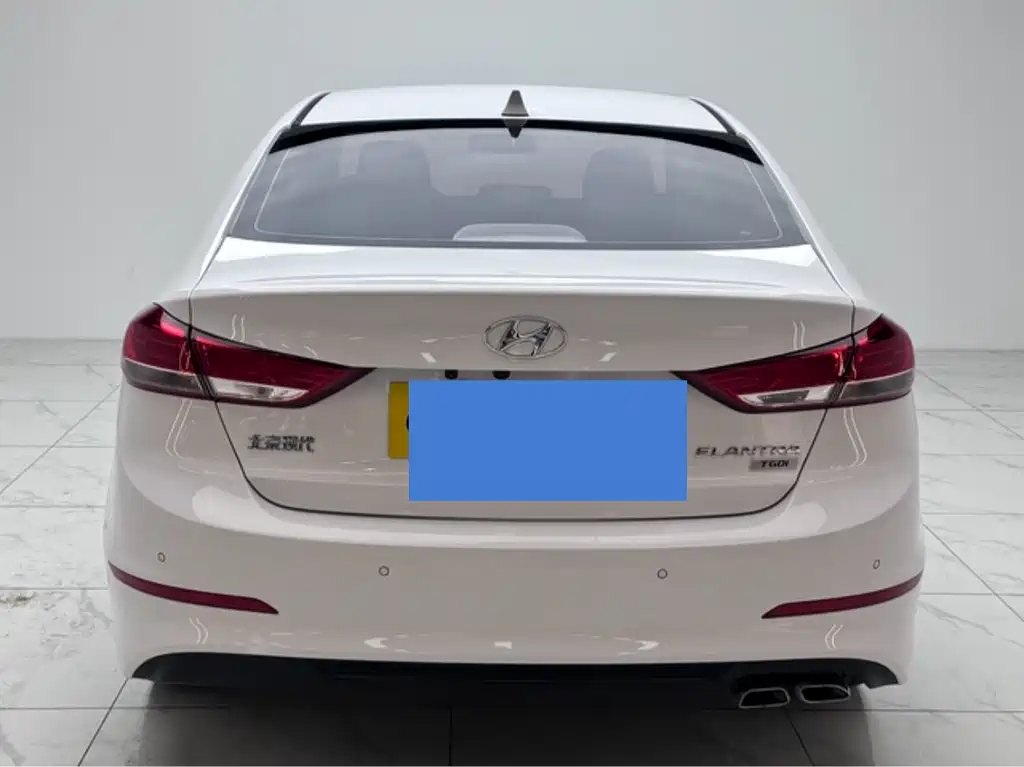 Hyundai Elantra 2019 — фото 5