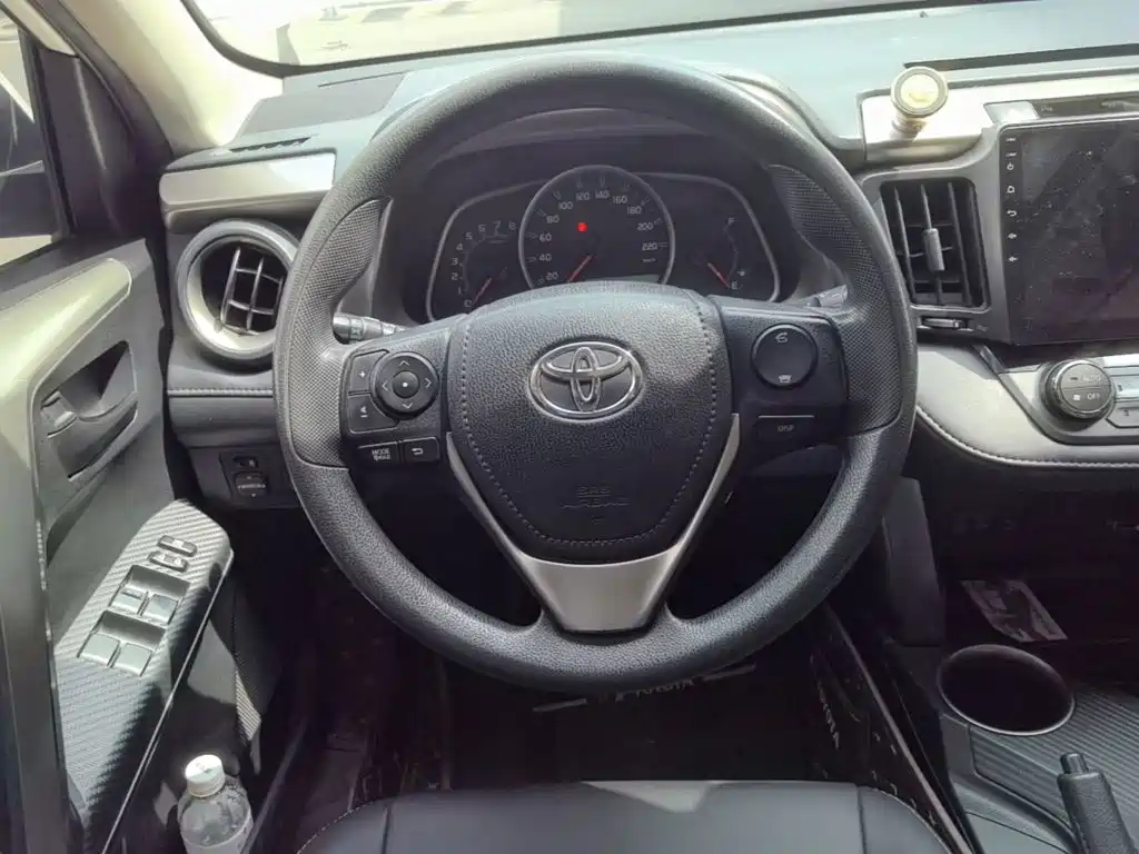 Toyota RAV4 2014 — фото 11