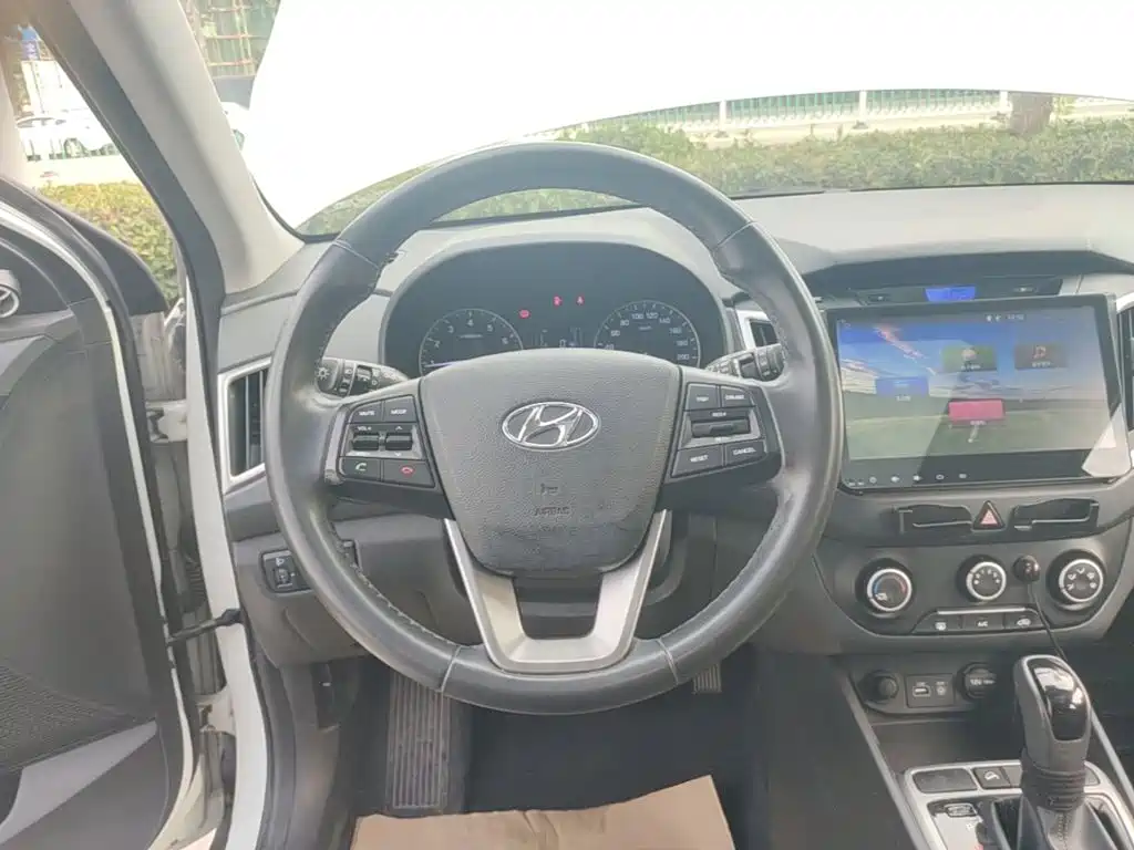 Hyundai ix25 2015 — фото 11