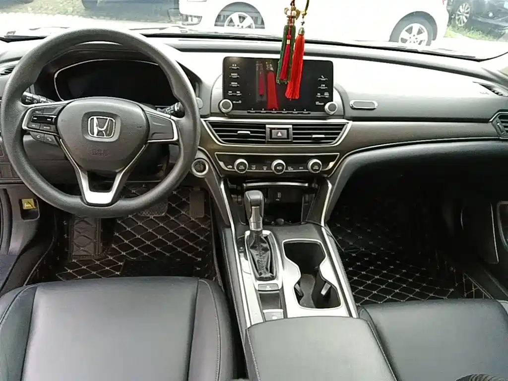 Honda Accord 2020 — фото 10