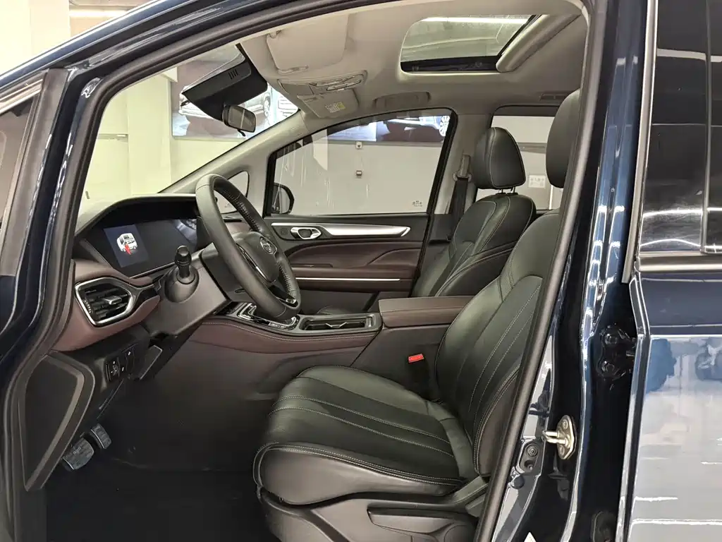 GAC Motor Trumpchi M6 2023 — фото 4
