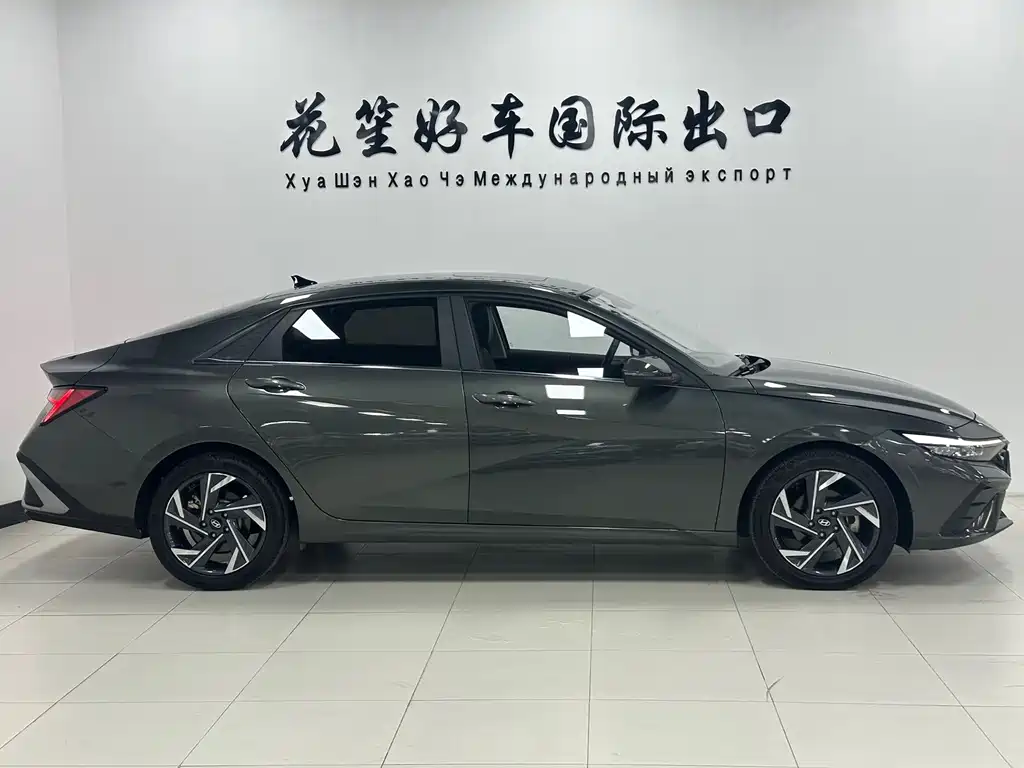 Hyundai Elantra 2023