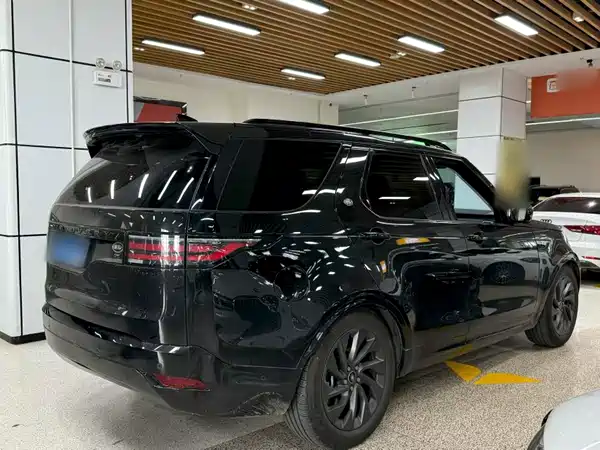 Land Rover Discovery 2023