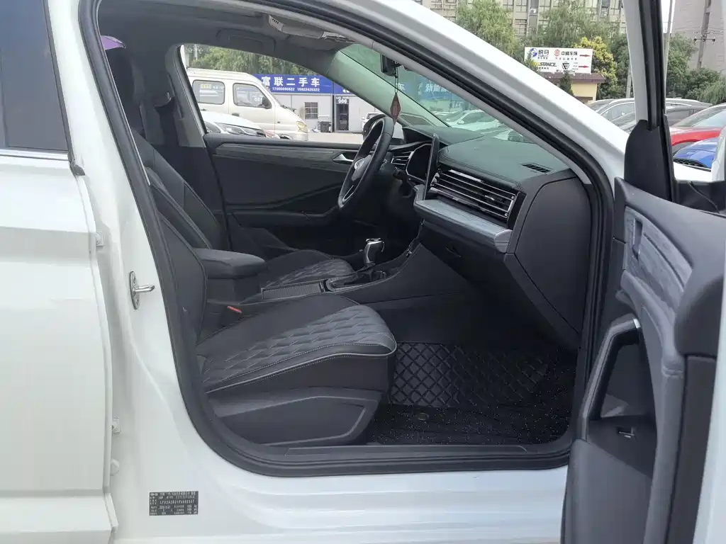 Volkswagen Sagitar 2024