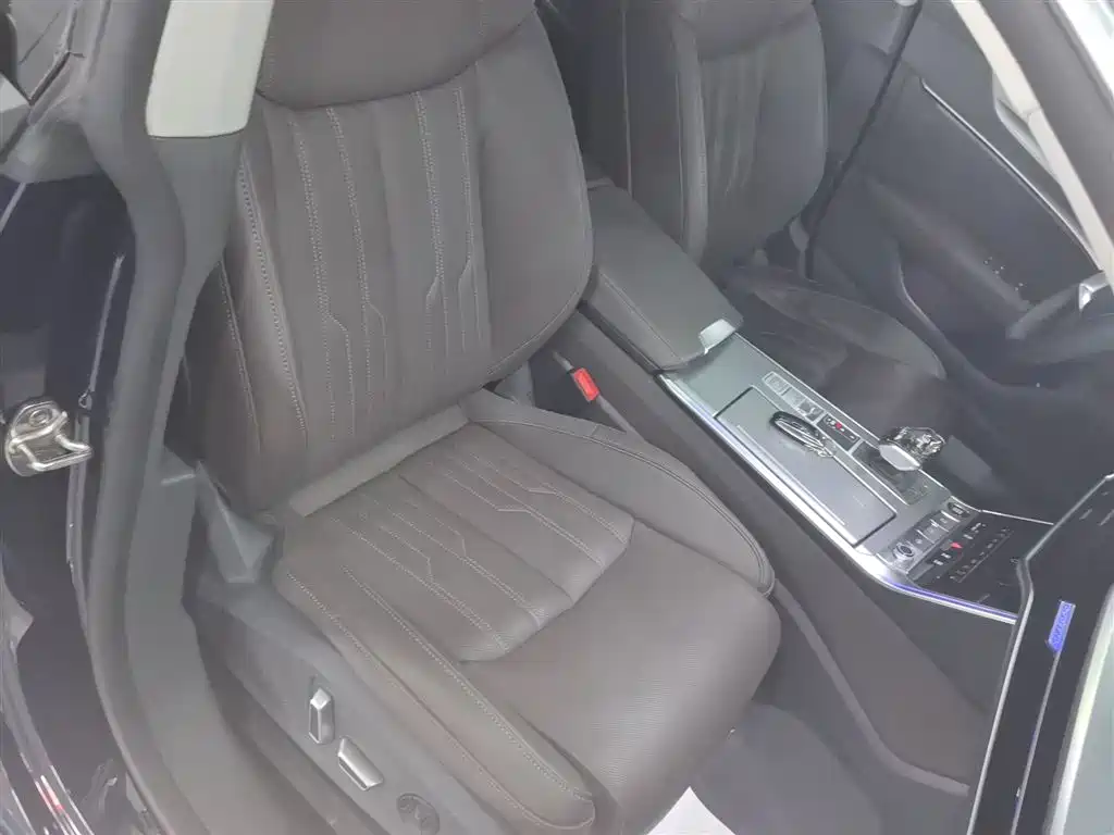 Audi A7L 2023 — фото 25