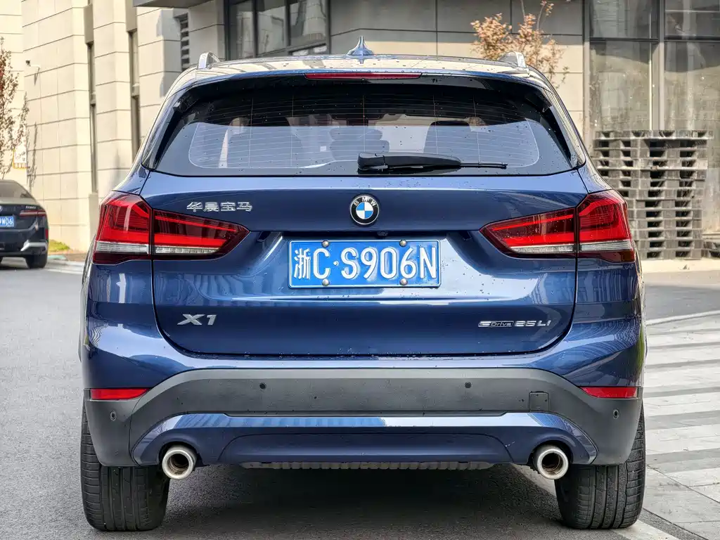 BMW X1 2021 — фото 4