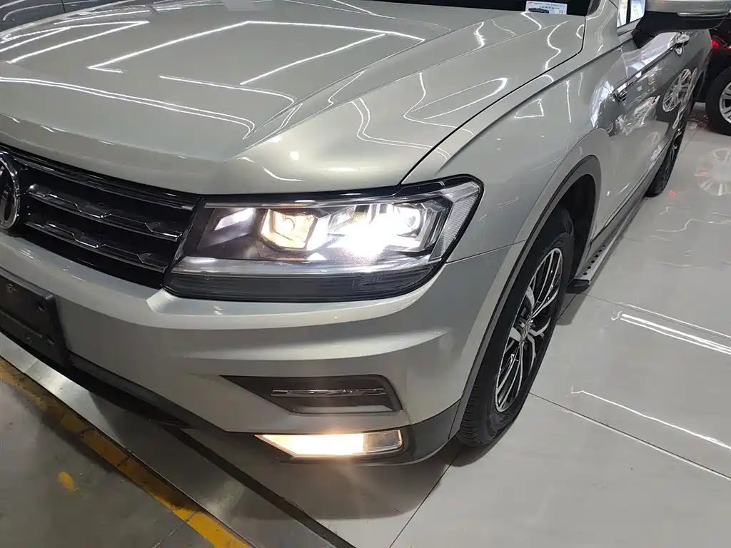 Volkswagen Tiguan L 2018 — фото 24
