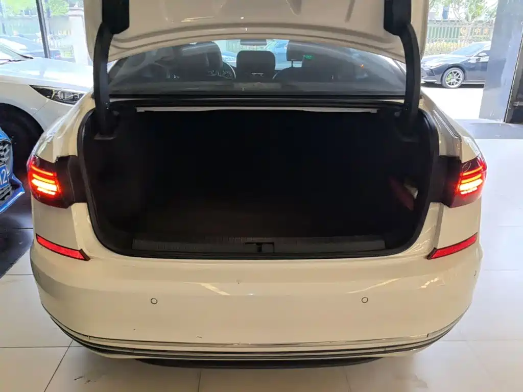Volkswagen Passat 2019 — фото 15