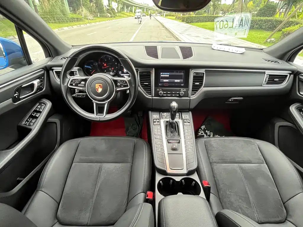 Porsche Macan 2018 — фото 9