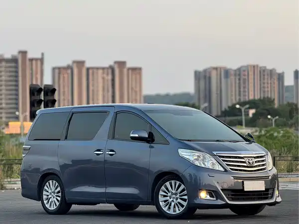 Toyota Alphard 2012