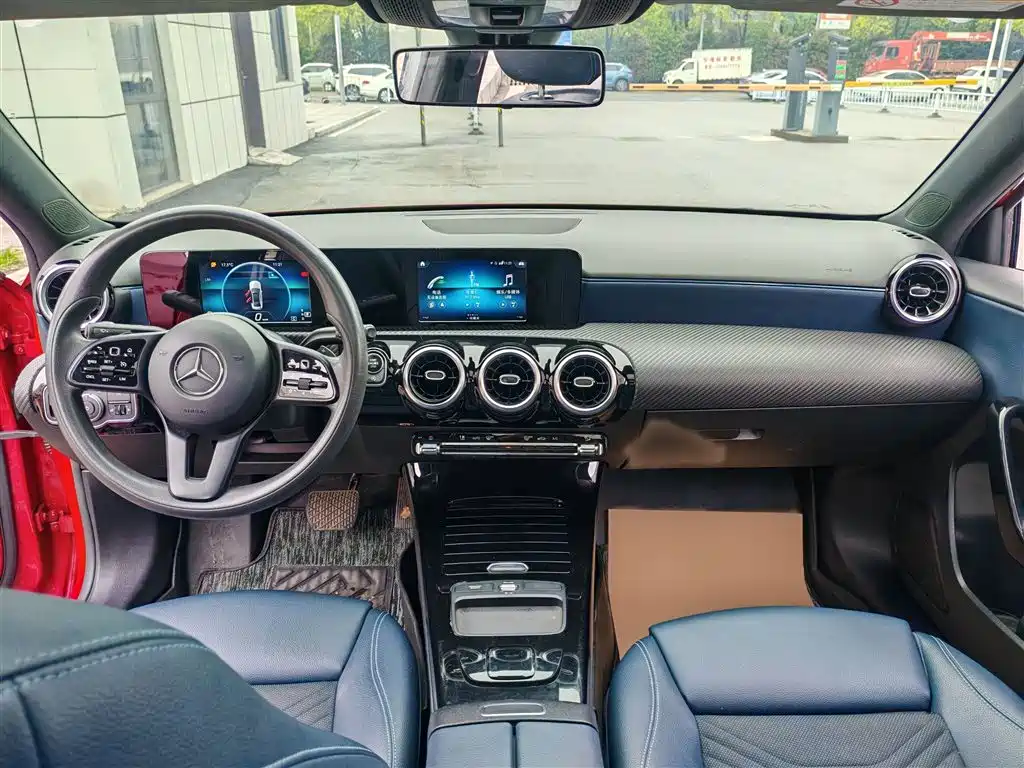 Mercedes-Benz A-Class 2020 — фото 13
