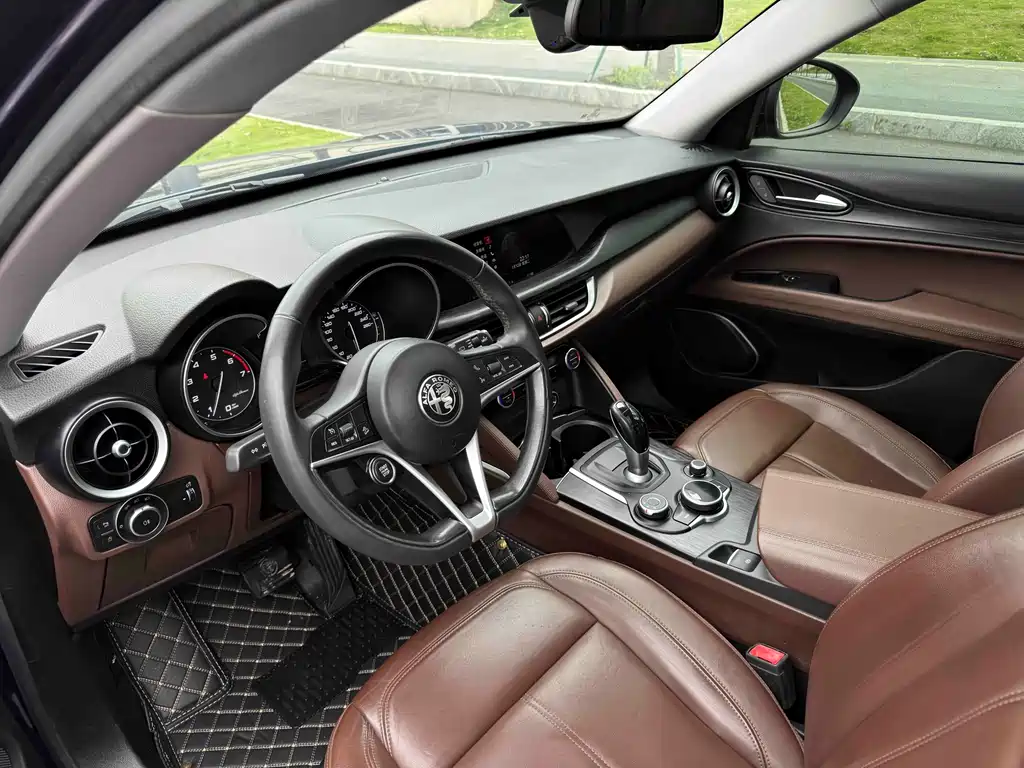 Alfa Romeo Stelvio 2018 — фото 3