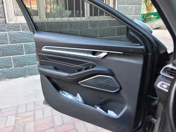 Geely Emgrand 2024