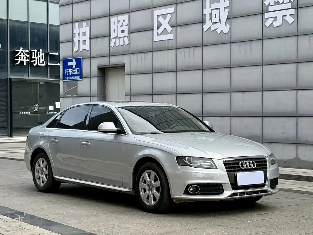 Audi A4L 2012 — фото 3