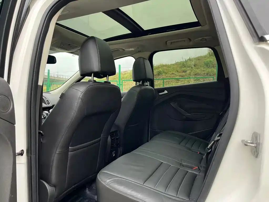 Ford Kuga 2015 — фото 9