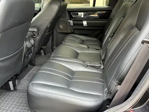 Land Rover Discovery 2011