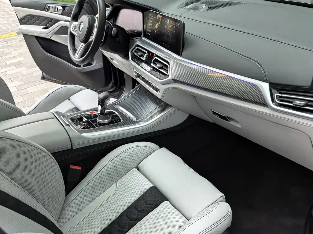 BMW X5 M 2022 — фото 29