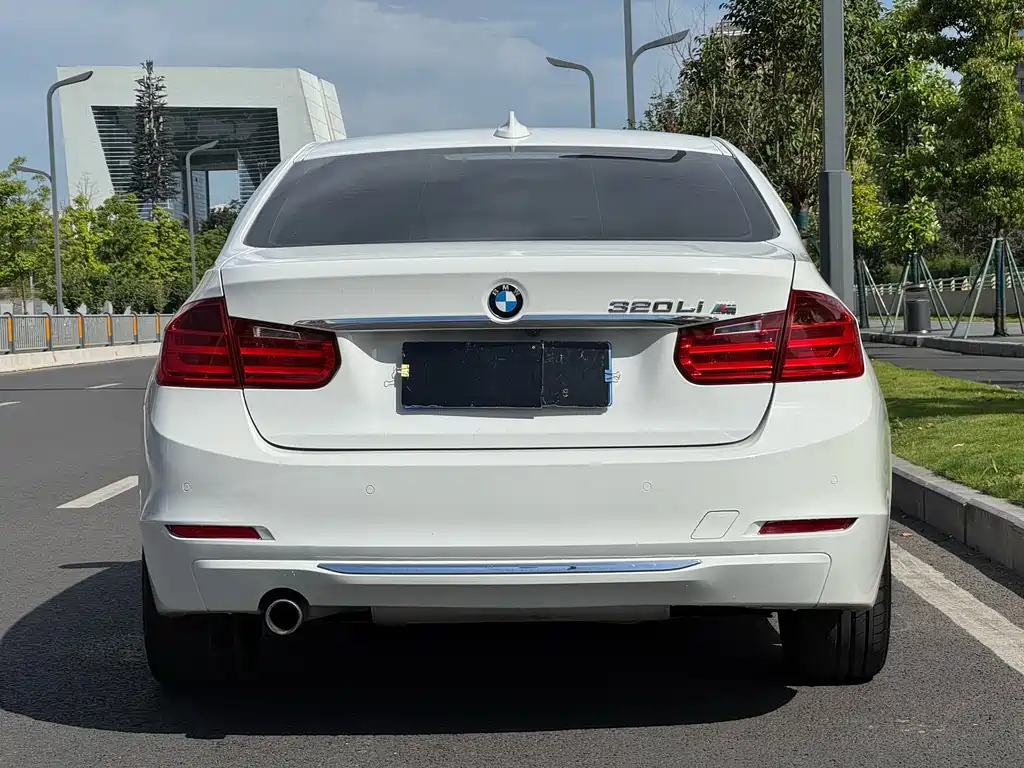 BMW 3 Series 2015 — фото 16
