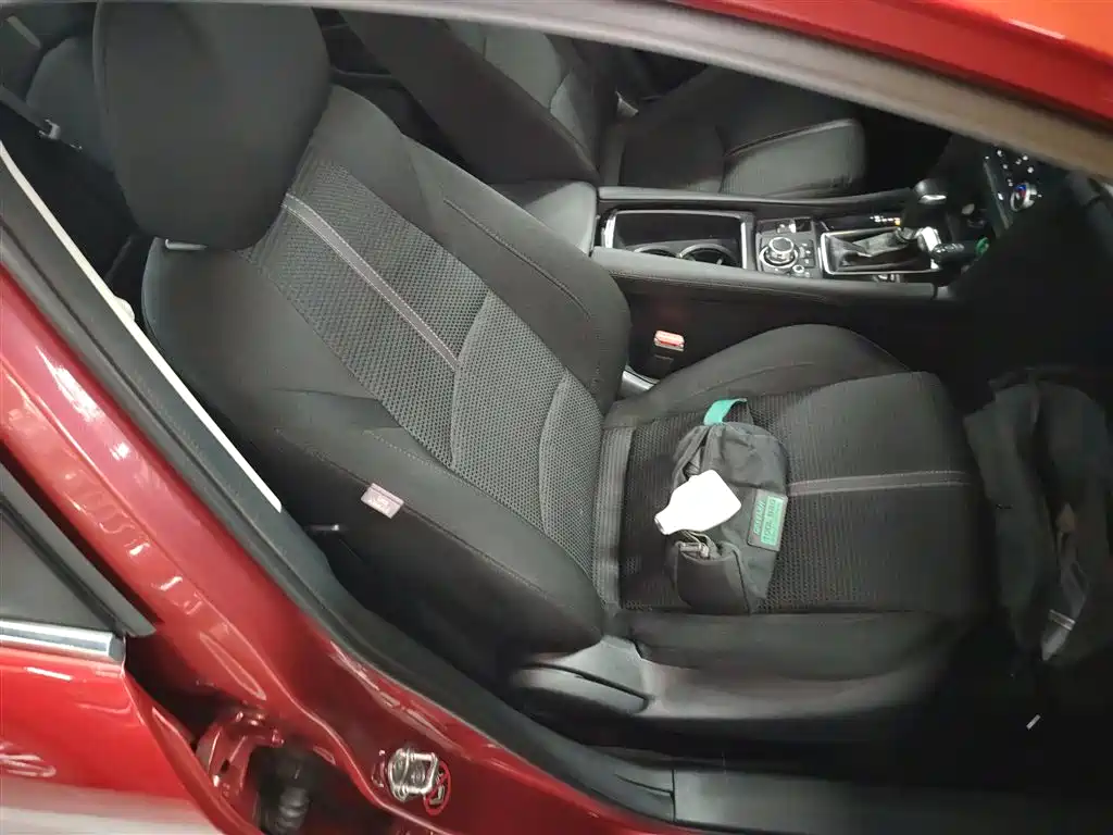 Mazda 3 Axela 2019 — фото 25