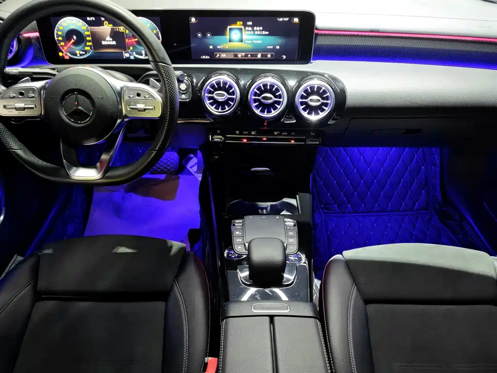 Mercedes-Benz A-Class 2020 — фото 4