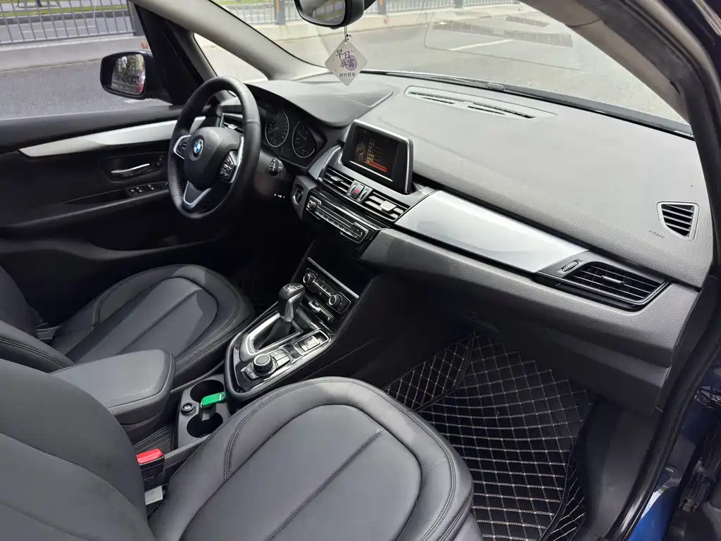 BMW 2 Series Active Tourer 2016 — фото 9