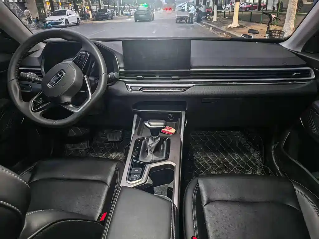Geely Emgrand 2021