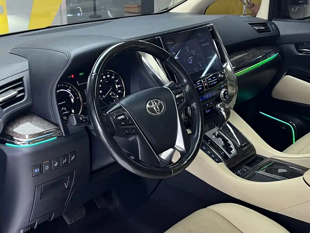 Toyota Vellfire 2020 — фото 7