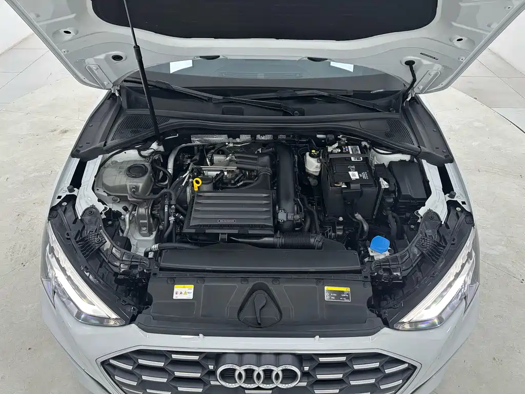 Audi A3 2023 — фото 17