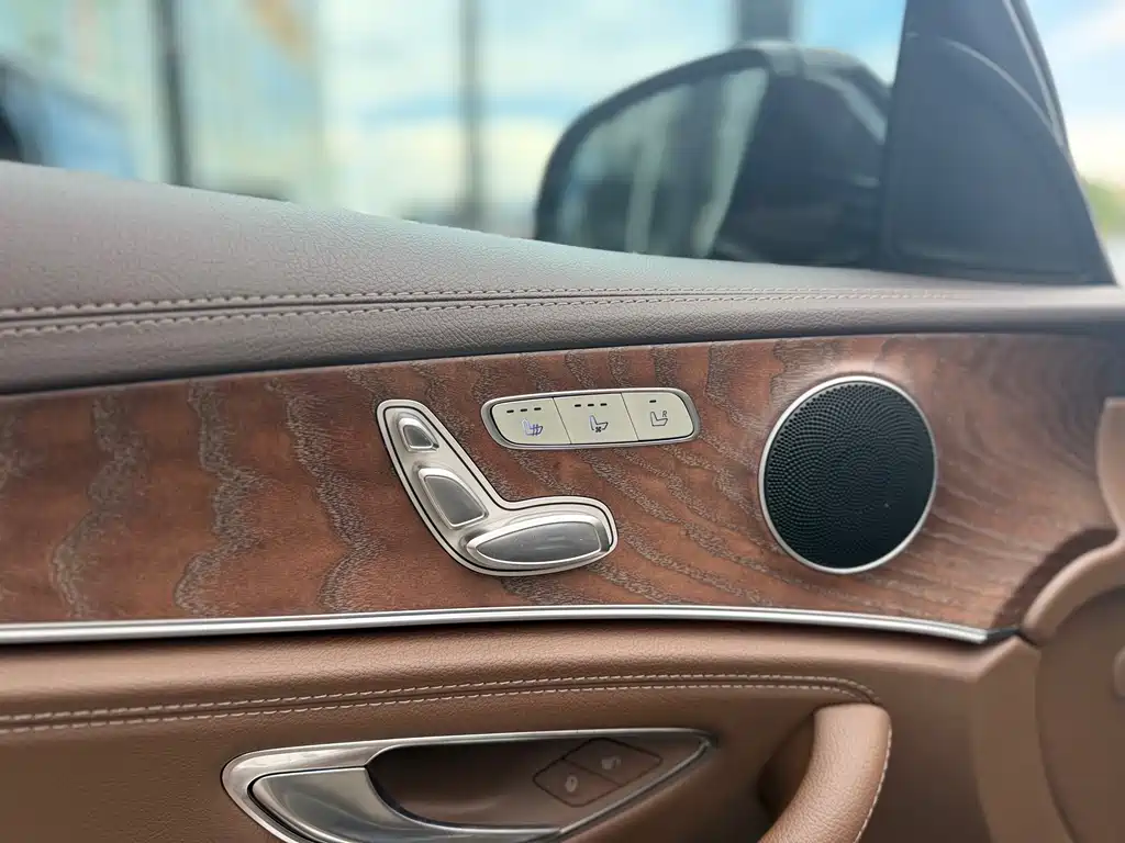 Mercedes-Benz E-Class 2023 — фото 14