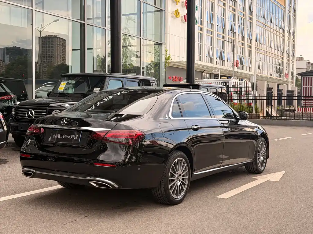 Mercedes-Benz E-Class 2023 — фото 8