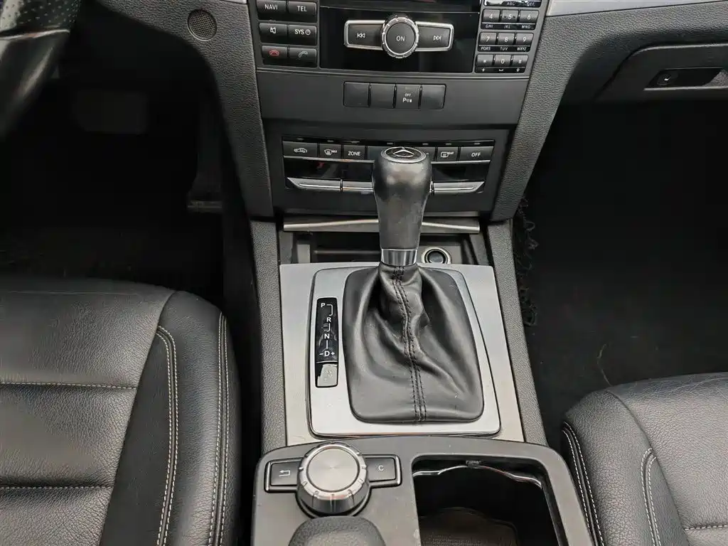Mercedes-Benz E-Class 2013 — фото 13