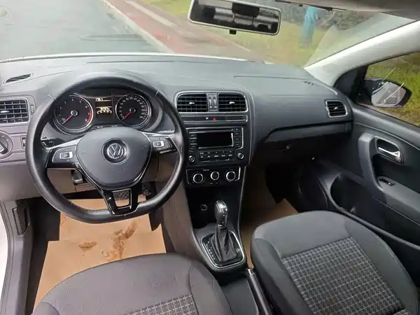 Volkswagen Polo 2016