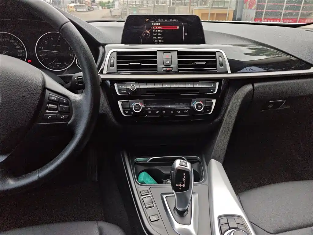 BMW 3 Series 2015 — фото 13