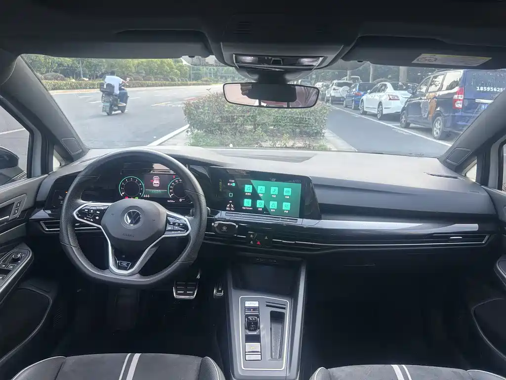 Volkswagen Golf 2021