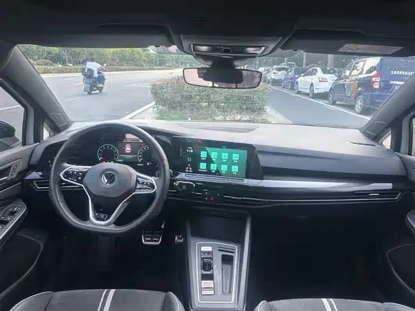Volkswagen Golf 2021