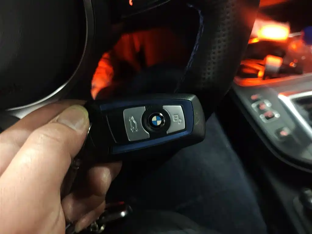 BMW 3 Series 2017 — фото 15