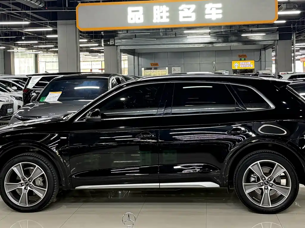 Audi Q5L 2023 — фото 4