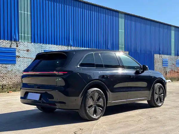 Li Auto L6 2025