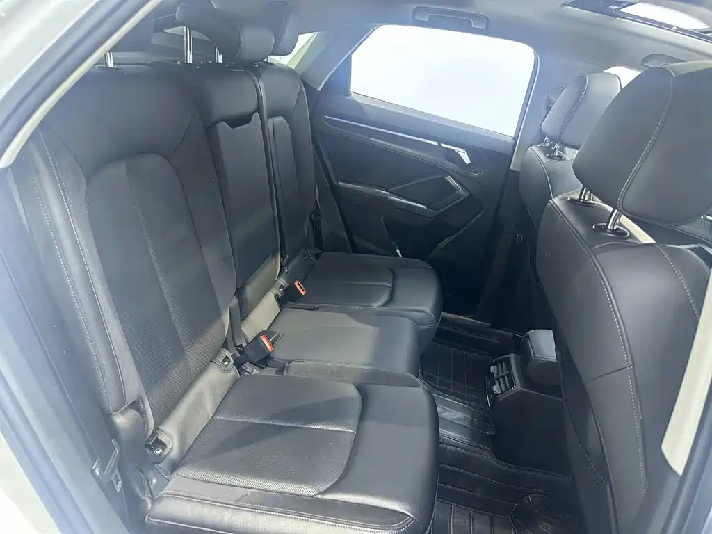 Audi Q3 Sportback 2023 — фото 8