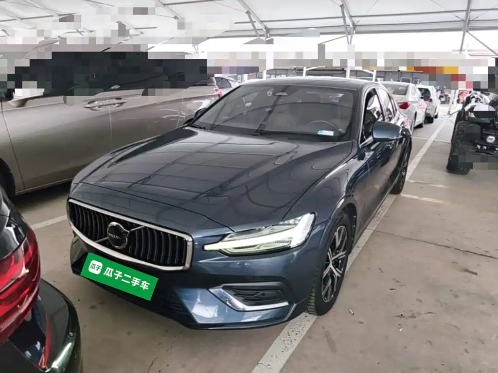 Volvo S60 2023 — фото 3